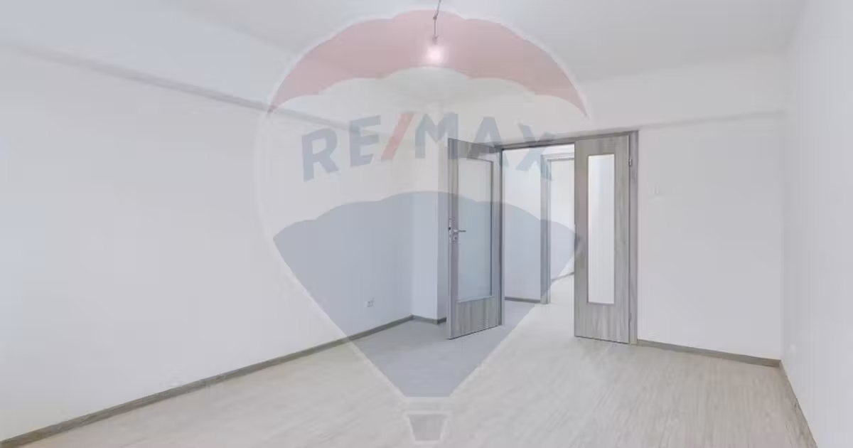 Apartament de vânzare cu 4 camere în zona Centrul Civic, Brașov