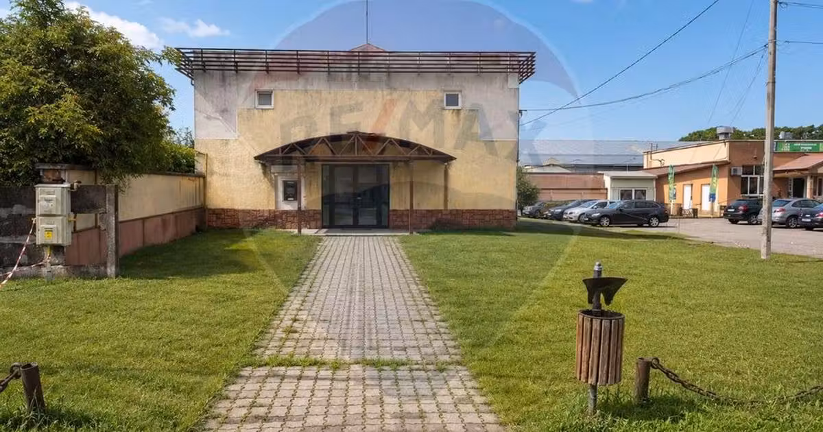 Spațiu comercial de vânzare de 372 mp, în Gherla