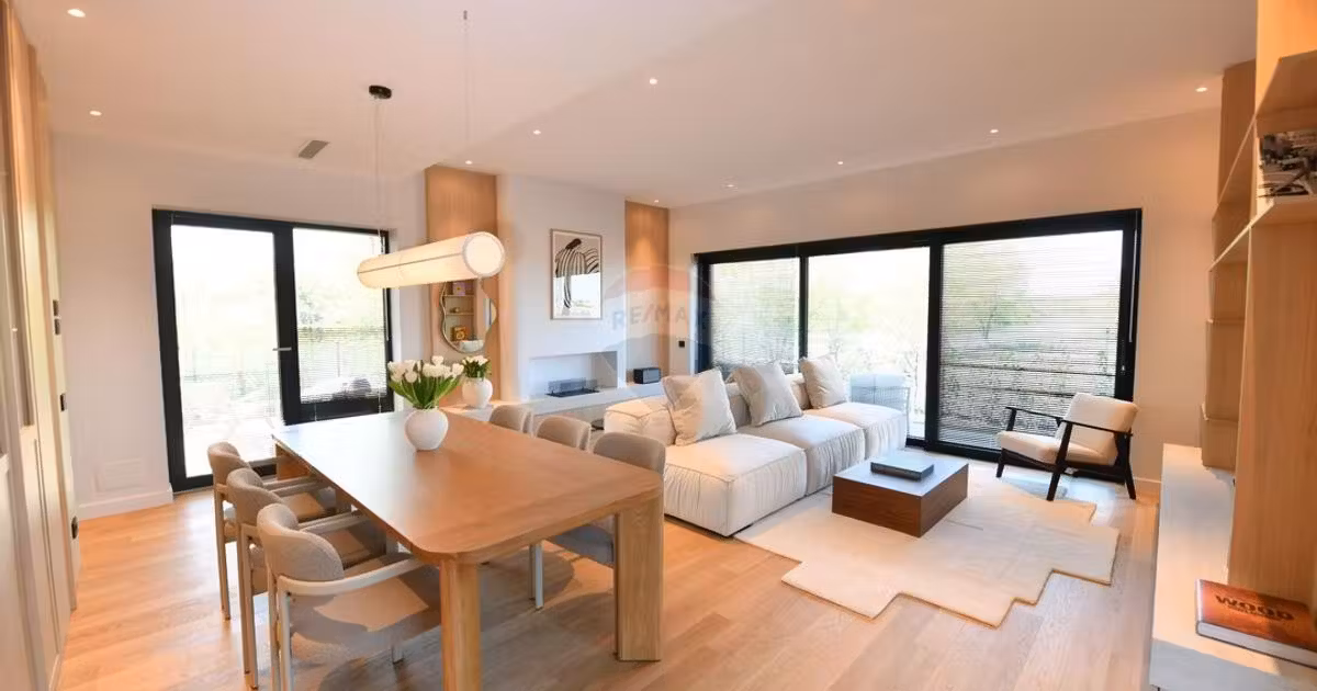 Duplex de vânzare cu 4 camere în Ostratu