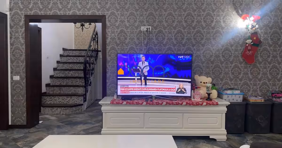 Casă individuală de vânzare cu 4 camere în Caransebeș