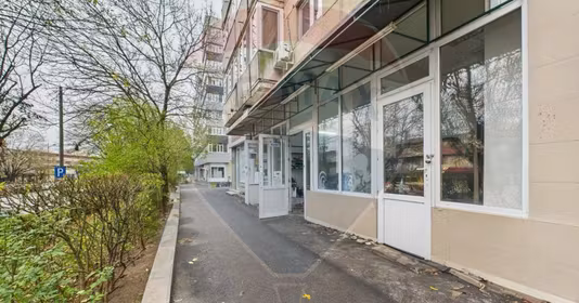 Spațiu comercial Văcăresti