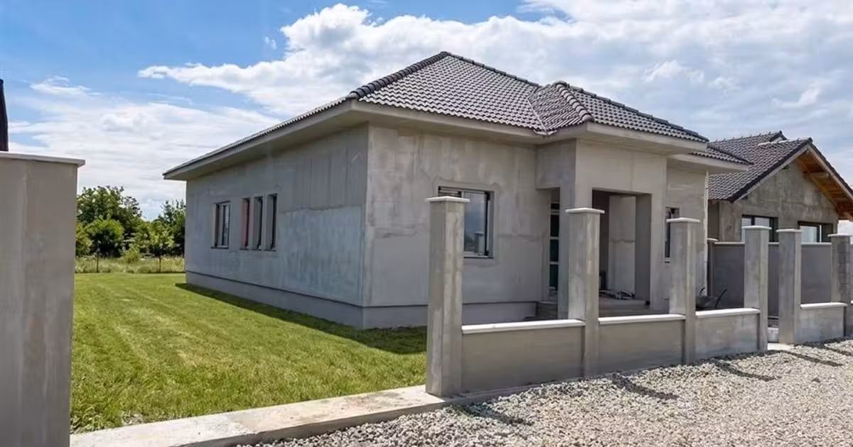 Casă de vânzare cu 5 camere în Sântandrei