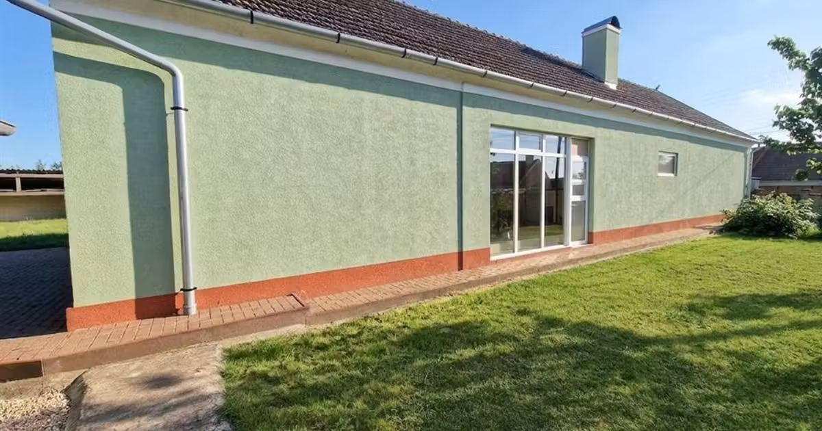 Casă de vânzare cu 4 camere în Girișu de Criș