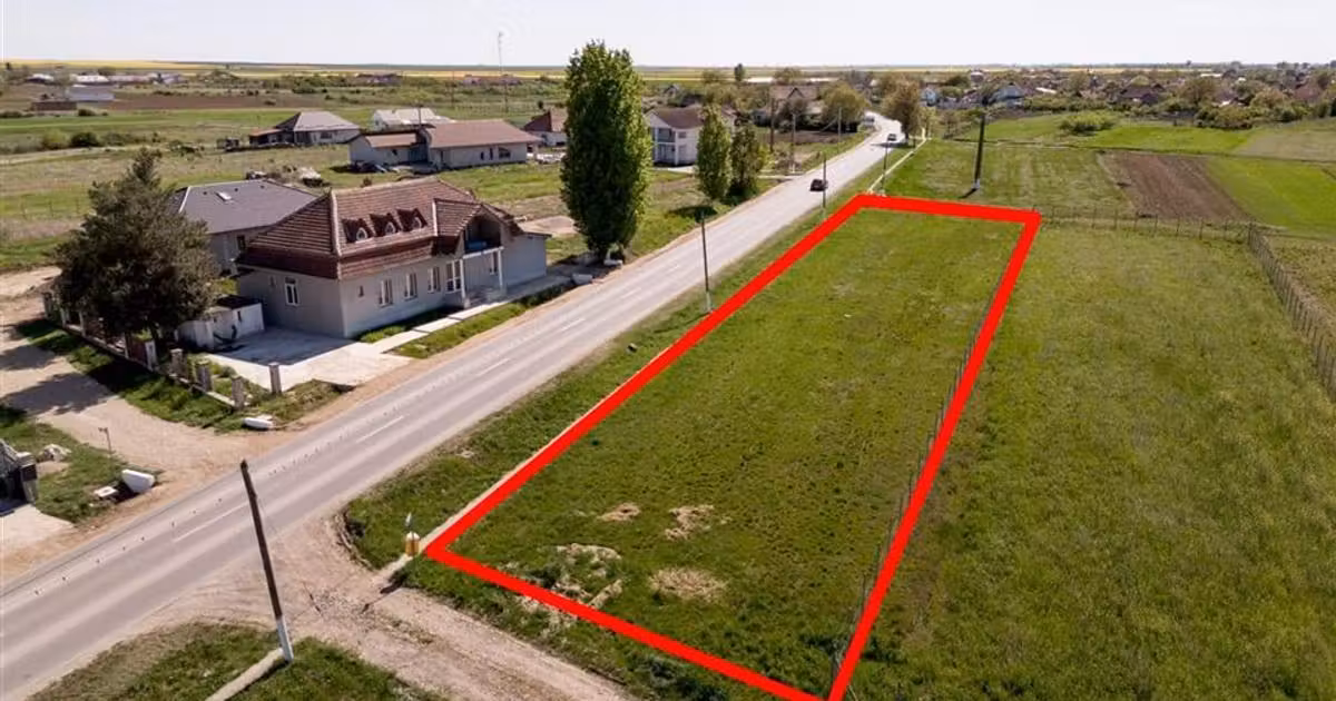 Teren intravilan de vânzare de 1400 mp, în Girișu de Criș