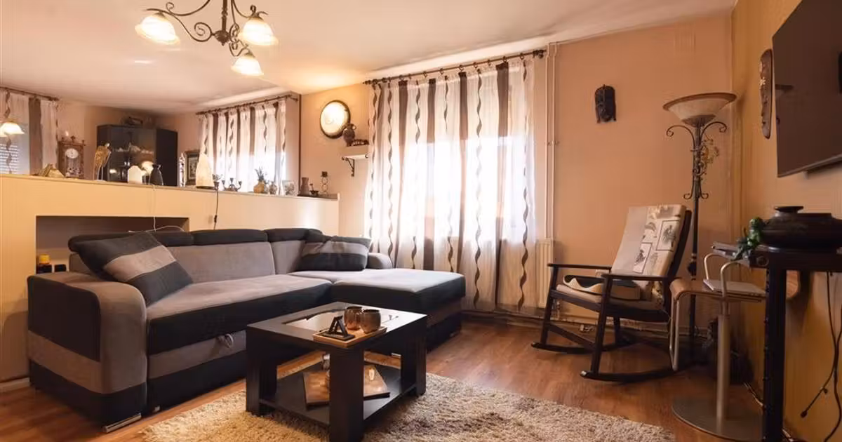 Casă individuală de vânzare cu 4 camere, mobilată în Sântion