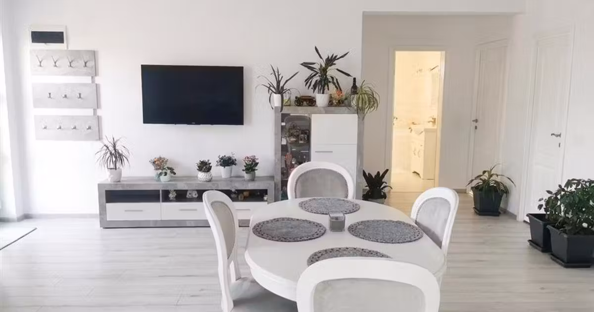 Casă de vânzare cu 5 camere în Oșorhei