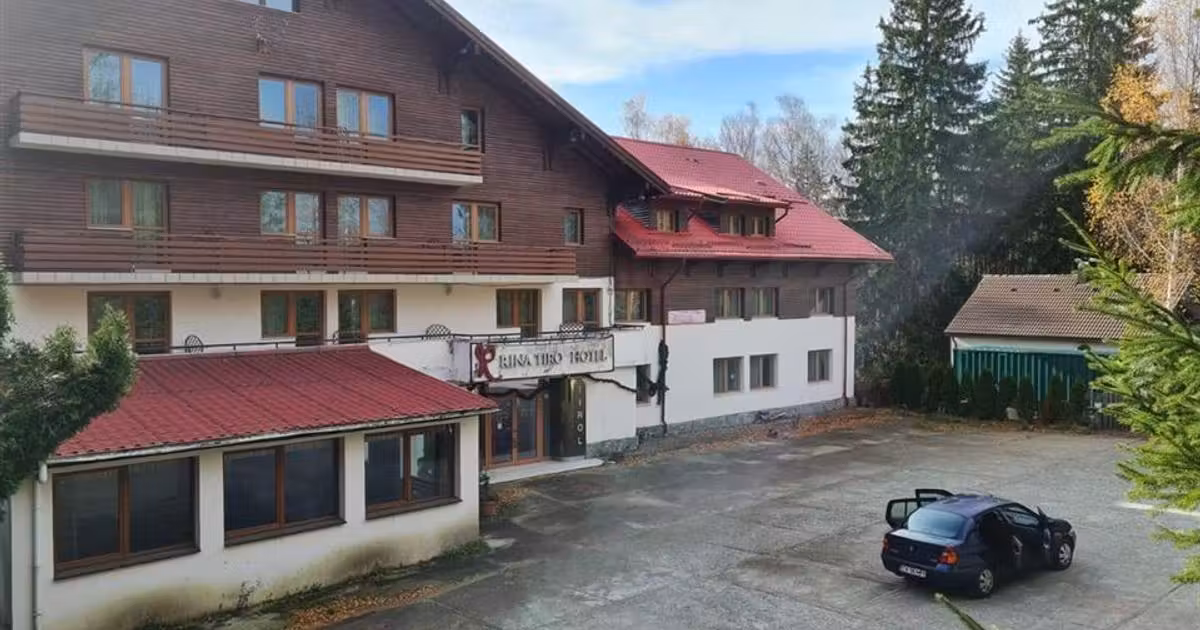 Hotel/Pensiune de vânzare de 3,400 mp, în Poiana Brașov