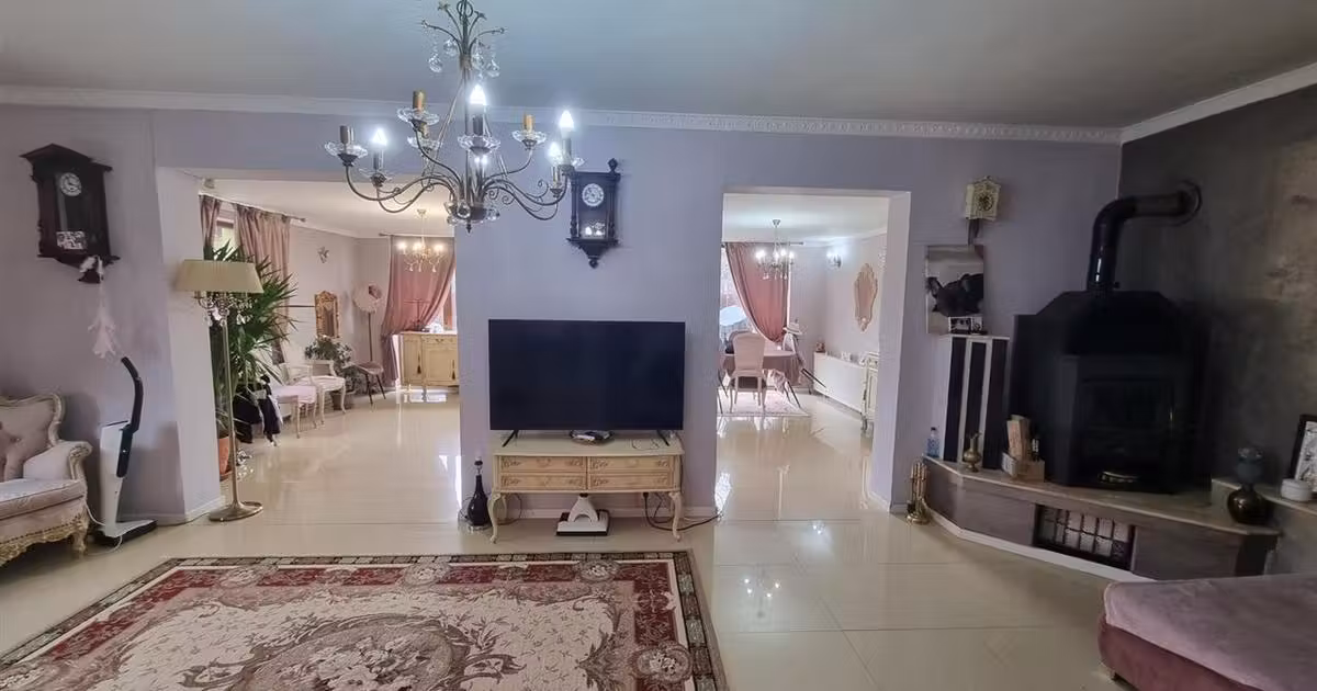 Casă individuală de vânzare cu 4 camere, mobilată în Sânpetru