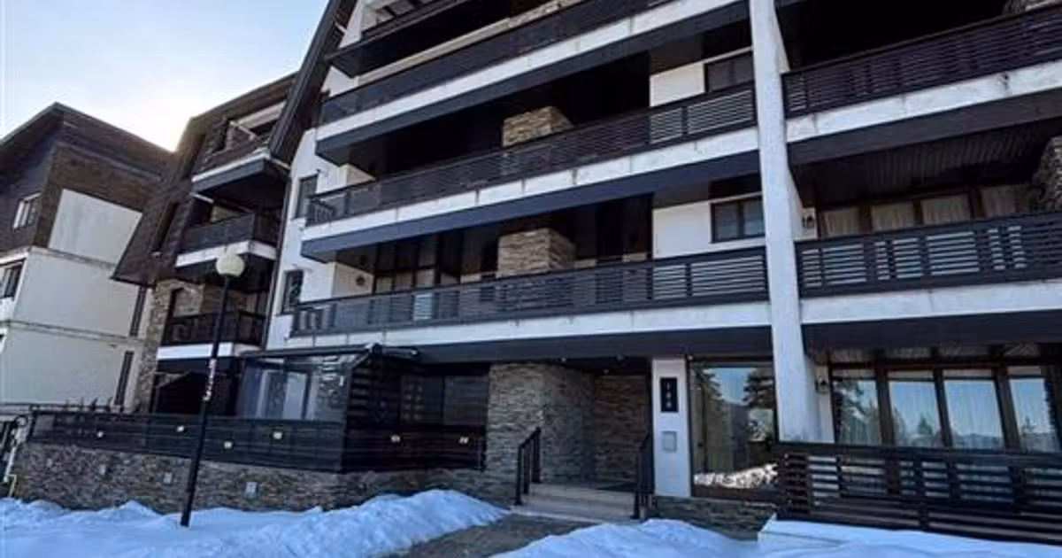 Apartament de vânzare cu 3 camere, mobilat în Predeal
