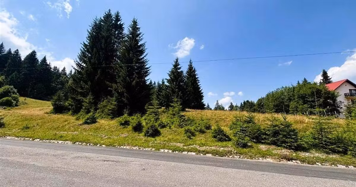 Teren Construcții intravilan de vânzare de 1000 mp, în Predeal