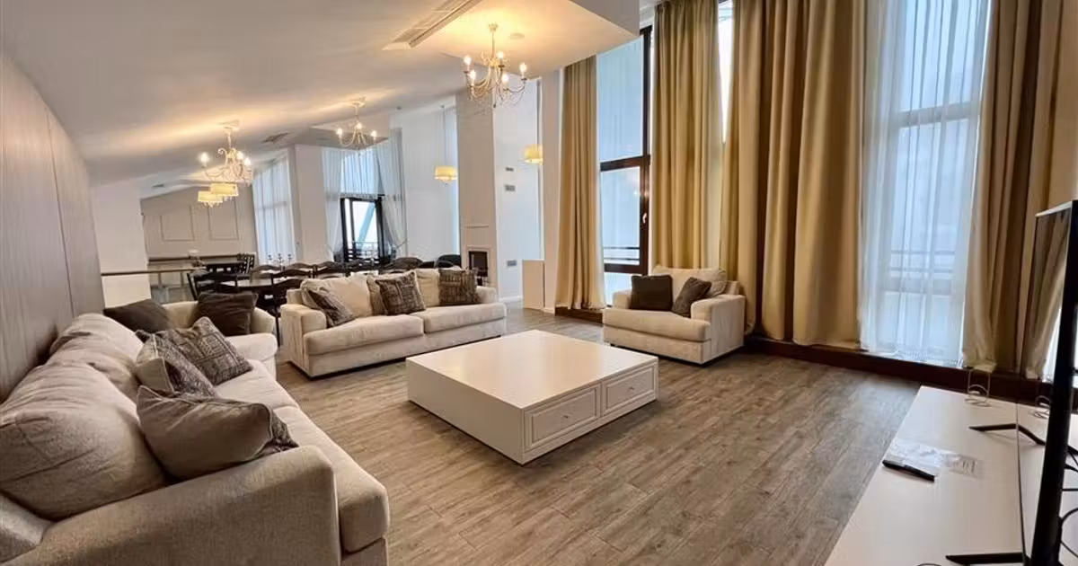 Apartament de vânzare cu 6 camere, mobilat în Poiana Brașov