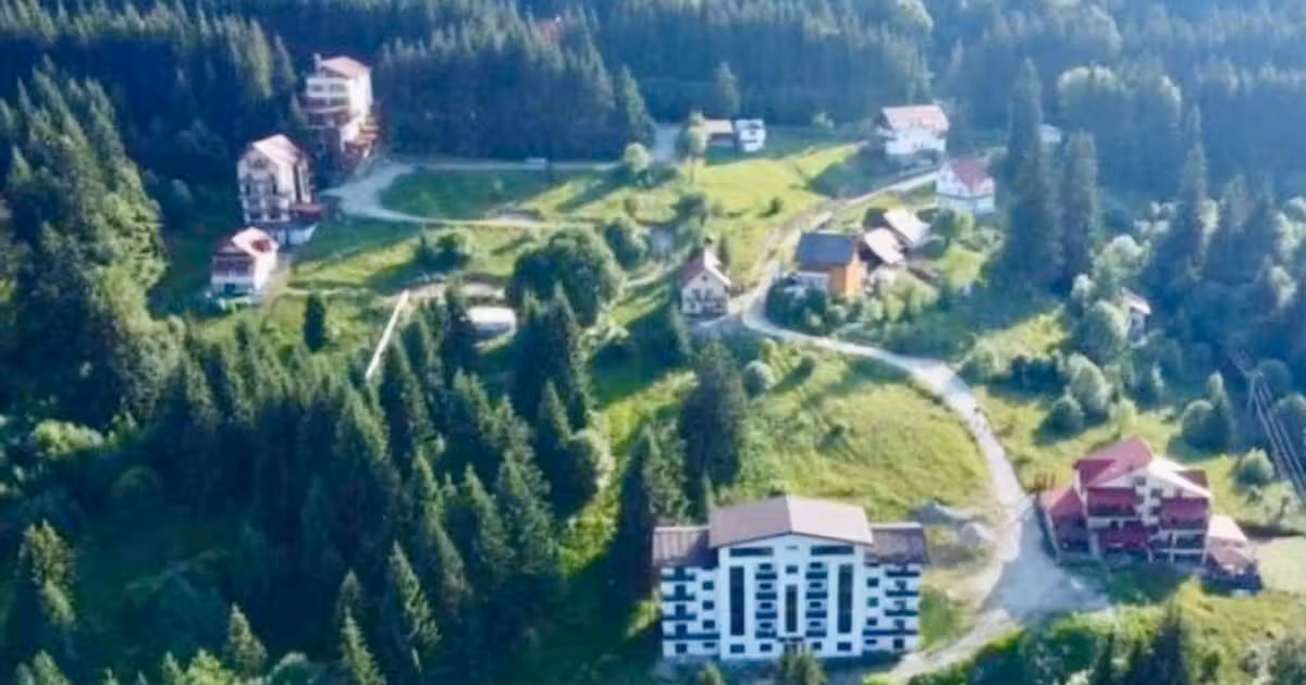 Hotel/Pensiune de vânzare de 1,650 mp, în Predeal