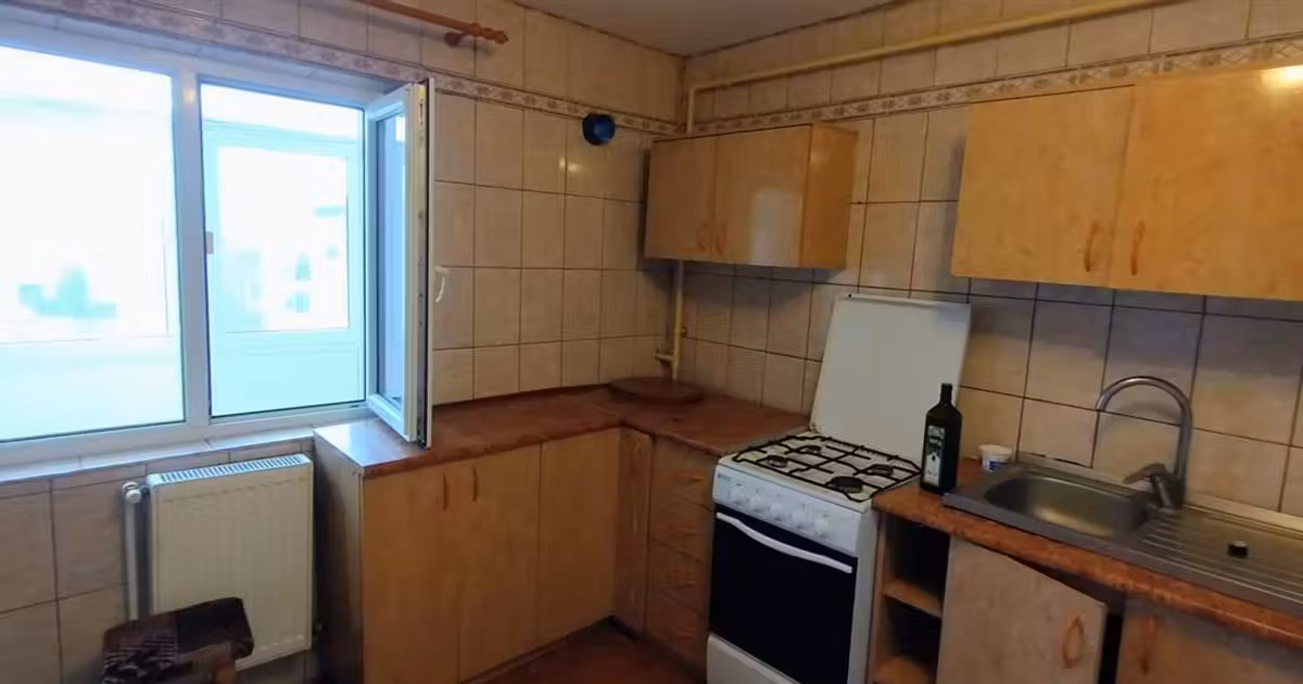 Apartament de vânzare cu 3 camere în zona Patriei, Buzău