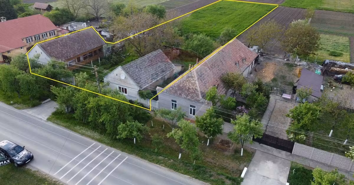 Casă individuală de vânzare cu 4 camere în Giulvăz