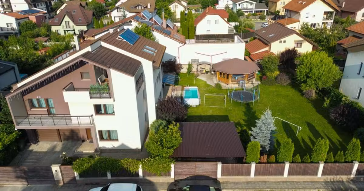 Casă individuală de vânzare cu 6 camere, mobilată în zona Central, Brașov