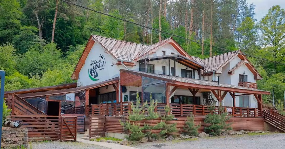 Hotel/Pensiune de vânzare în Șuncuiș