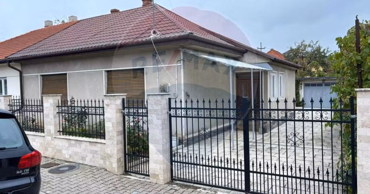 Casă individuală de vânzare cu 5 camere în Aleșd