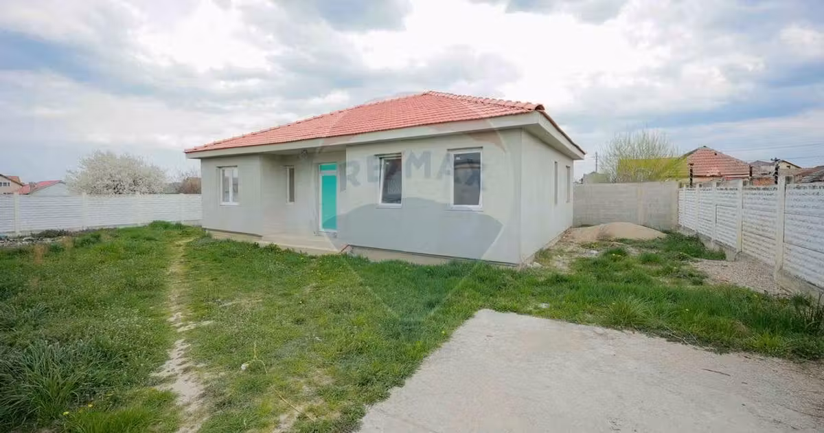 Casă de vânzare cu 3 camere în Cihei