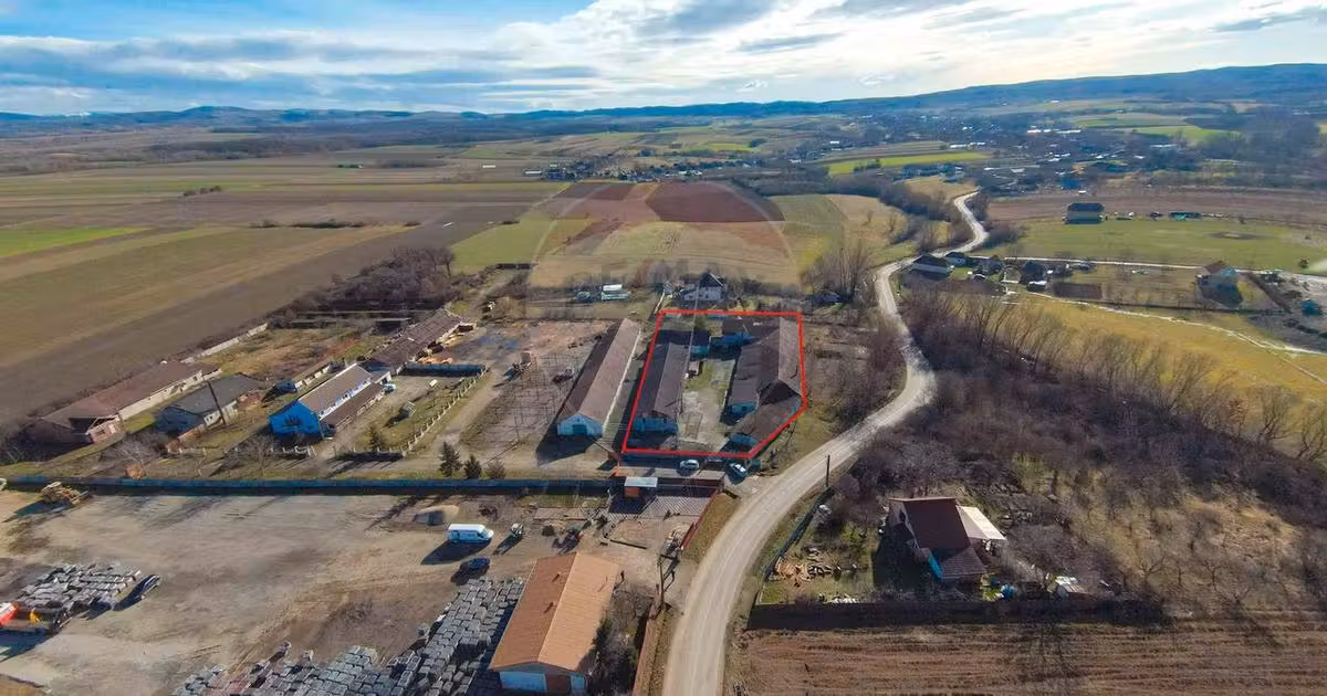 Spațiu industrial de vânzare de 820 mp, în Tilecuș