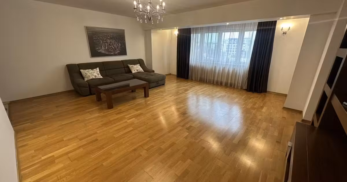 Apartament de vânzare cu 3 camere, mobilat în zona Alba Iulia, Sector 3