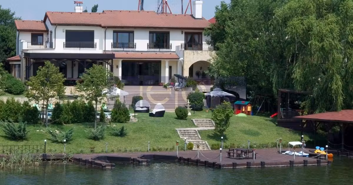 Casă individuală de vânzare cu 10 camere în Siliștea Snagovului