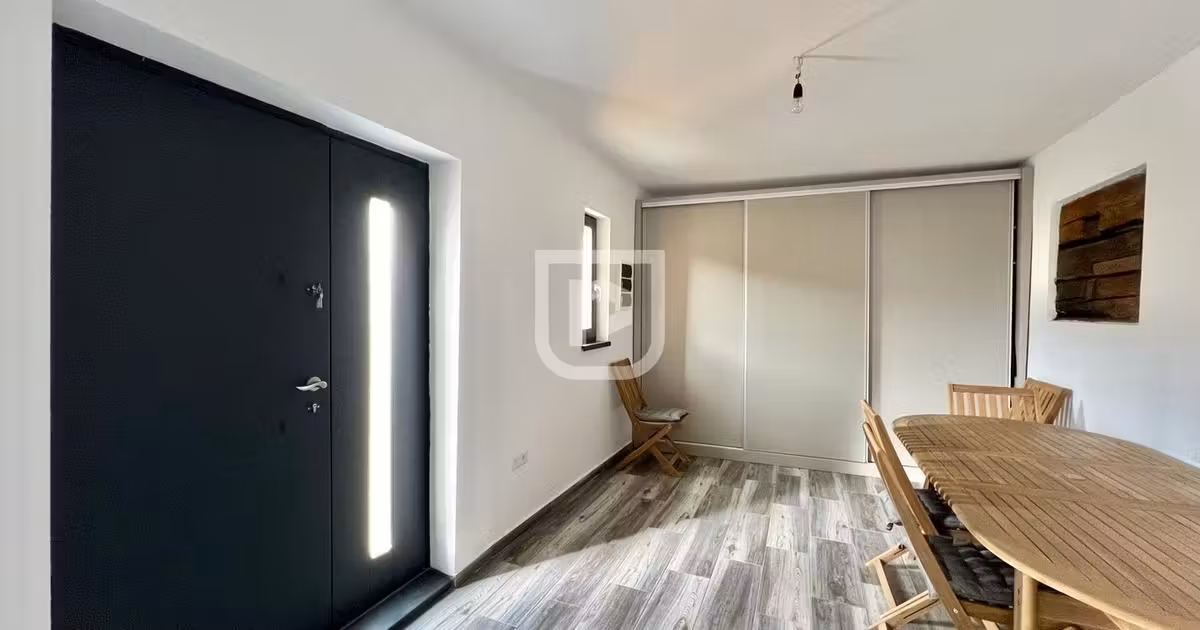 Casă individuală de vânzare cu 5 camere, mobilată în Gura Humorului