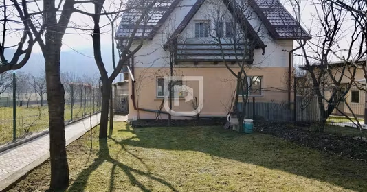 Casă Periferie