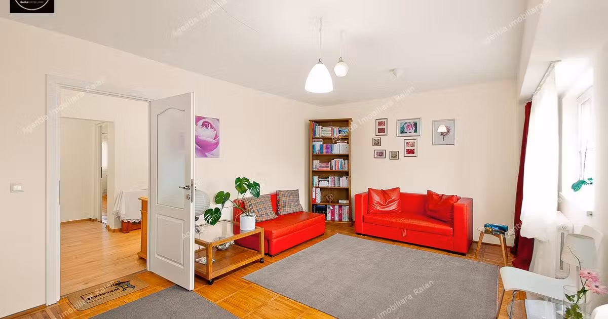 Apartament de vânzare cu 4 camere, mobilat în zona Piața Centrală, Galați