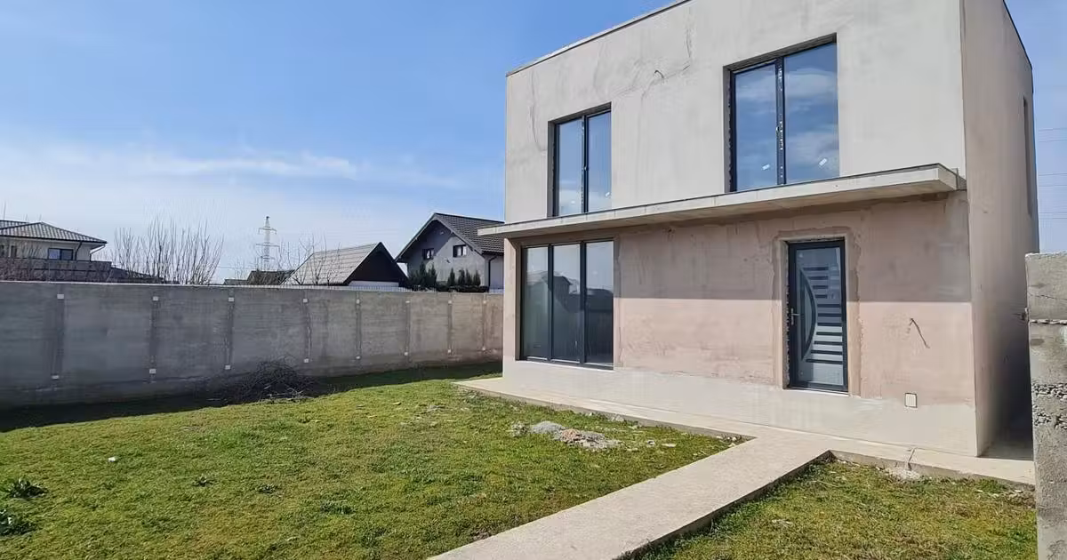 Casă de vânzare cu 3 camere în Costi