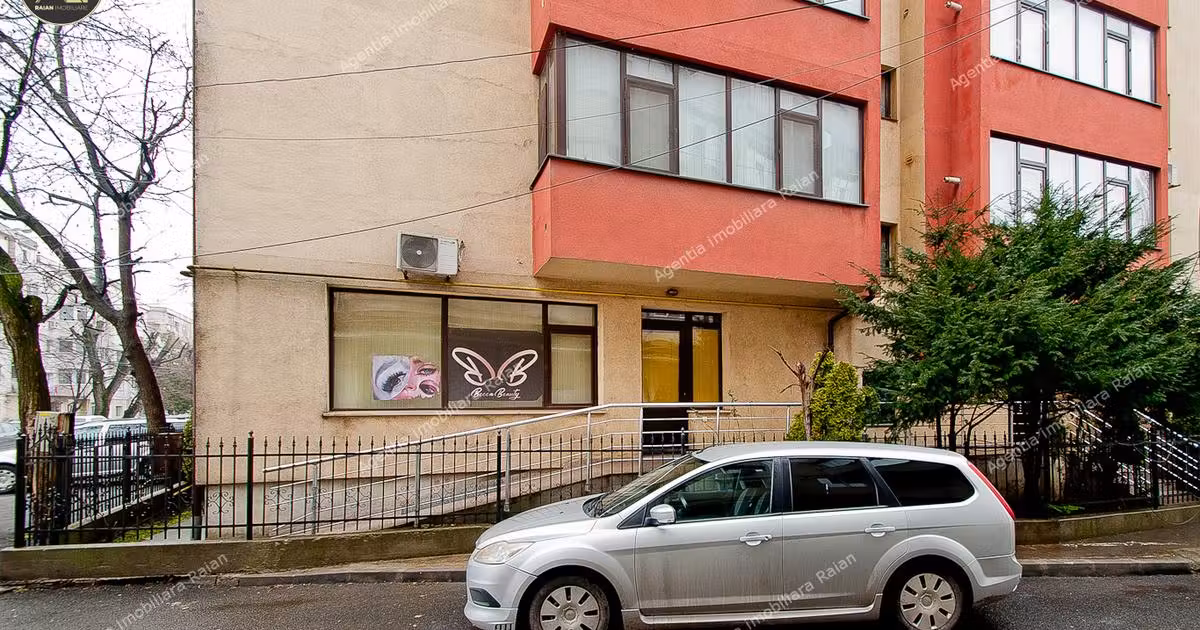 Spațiu comercial de vânzare 43 mp în zona Siderurgiștilor, Galați