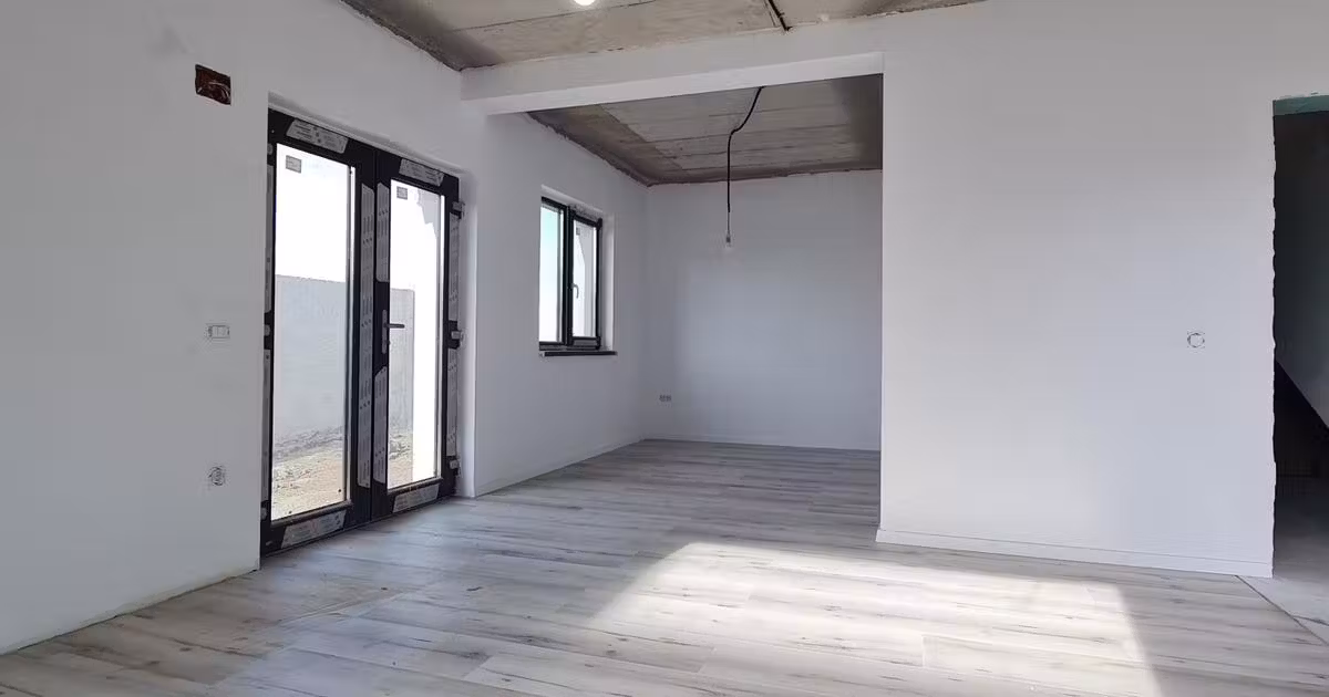 Casă individuală de vânzare cu 4 camere în Costi