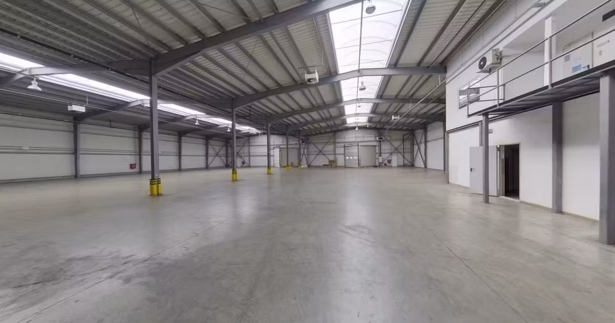 Spațiu industrial de vânzare în zona Sud, Arad