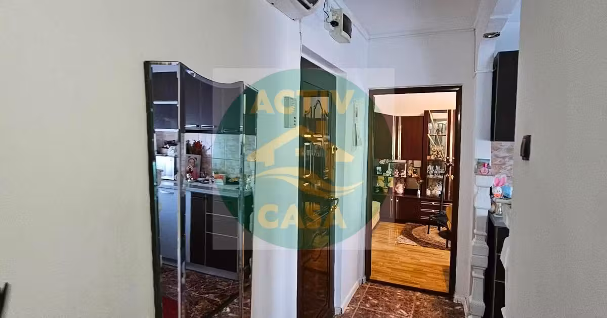 Apartament de vânzare cu 2 camere în Roman