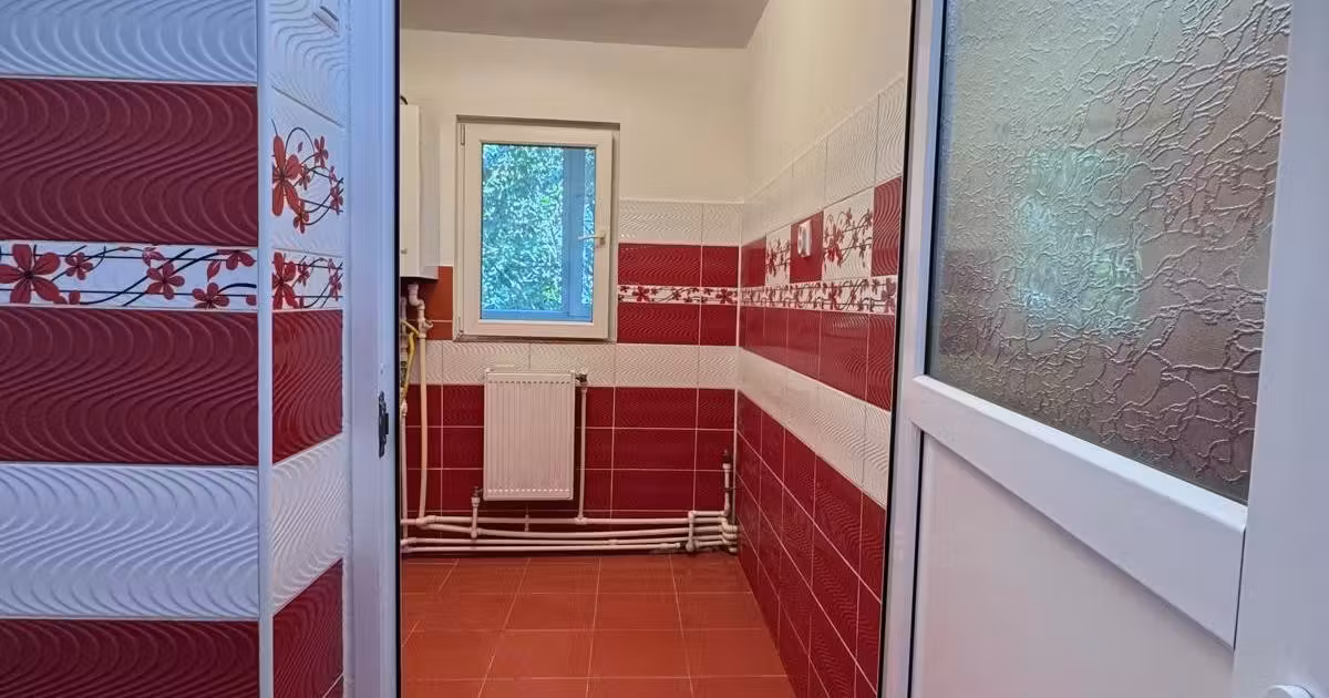 Apartament de vânzare cu 3 camere în zona Micro 40, Galați