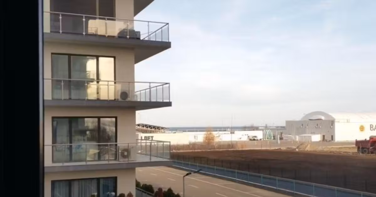 Apartament de vânzare cu 3 camere, mobilat în Năvodari