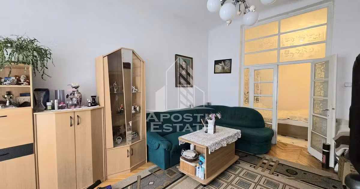 Casă individuală de vânzare cu 7 camere în zona Odobescu, Timișoara