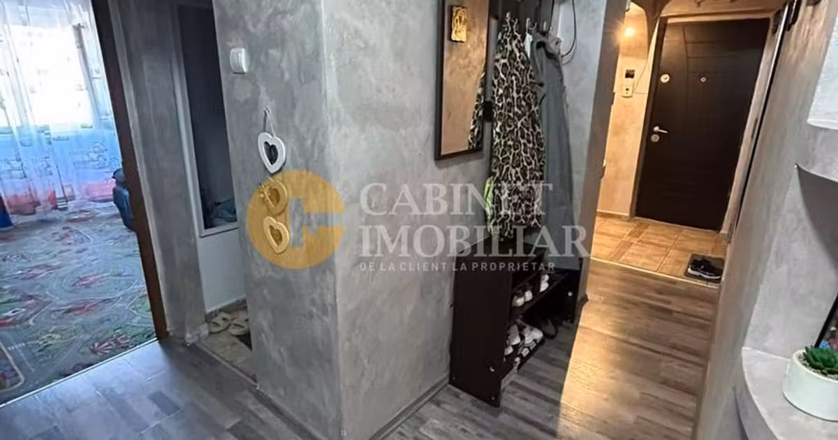 Apartament de vânzare cu 3 camere, mobilat în zona Păcurari, Iași