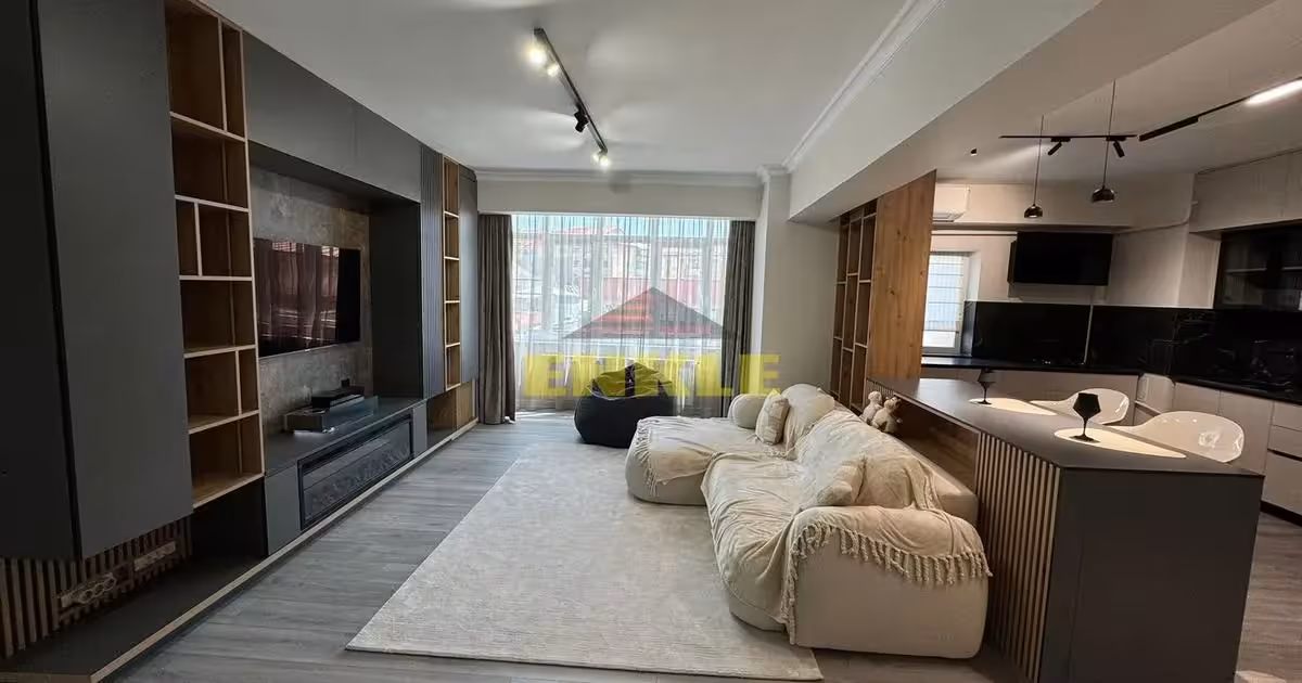 Apartament de vânzare cu 4 camere în zona Ultracentral, Botoșani