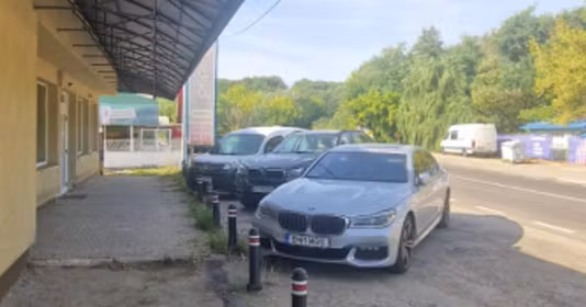 Spațiu comercial Est