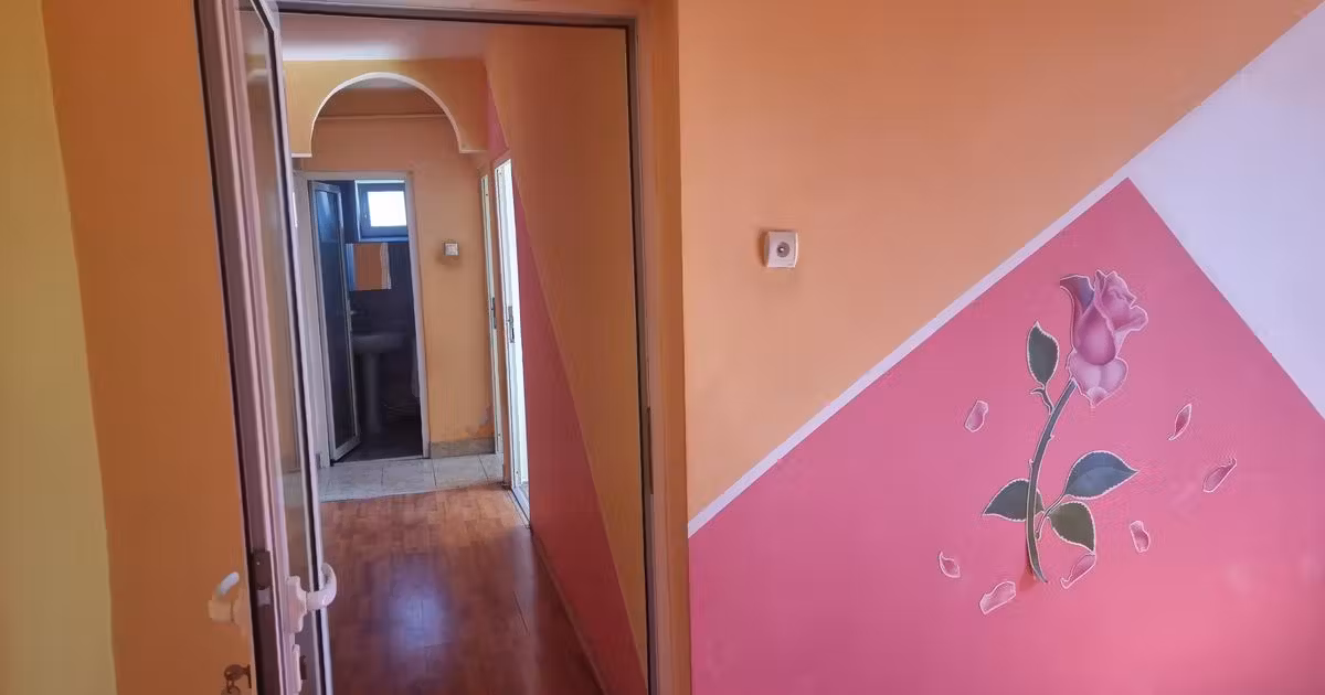 Apartament de vânzare cu 2 camere în zona Traian, Râmnicu Vâlcea