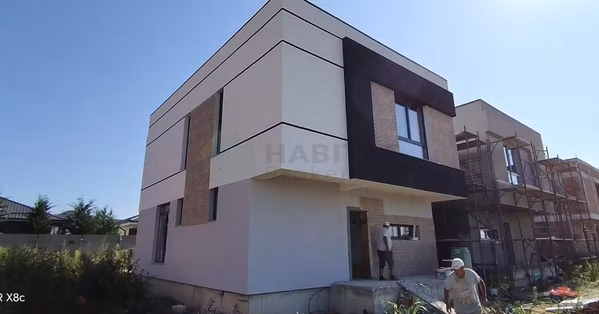 Casă individuală de vânzare cu 4 camere în Tunari