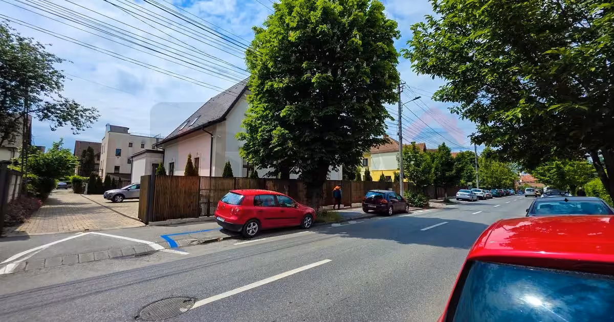 Casă de vânzare cu 5 camere în zona Central, Sibiu
