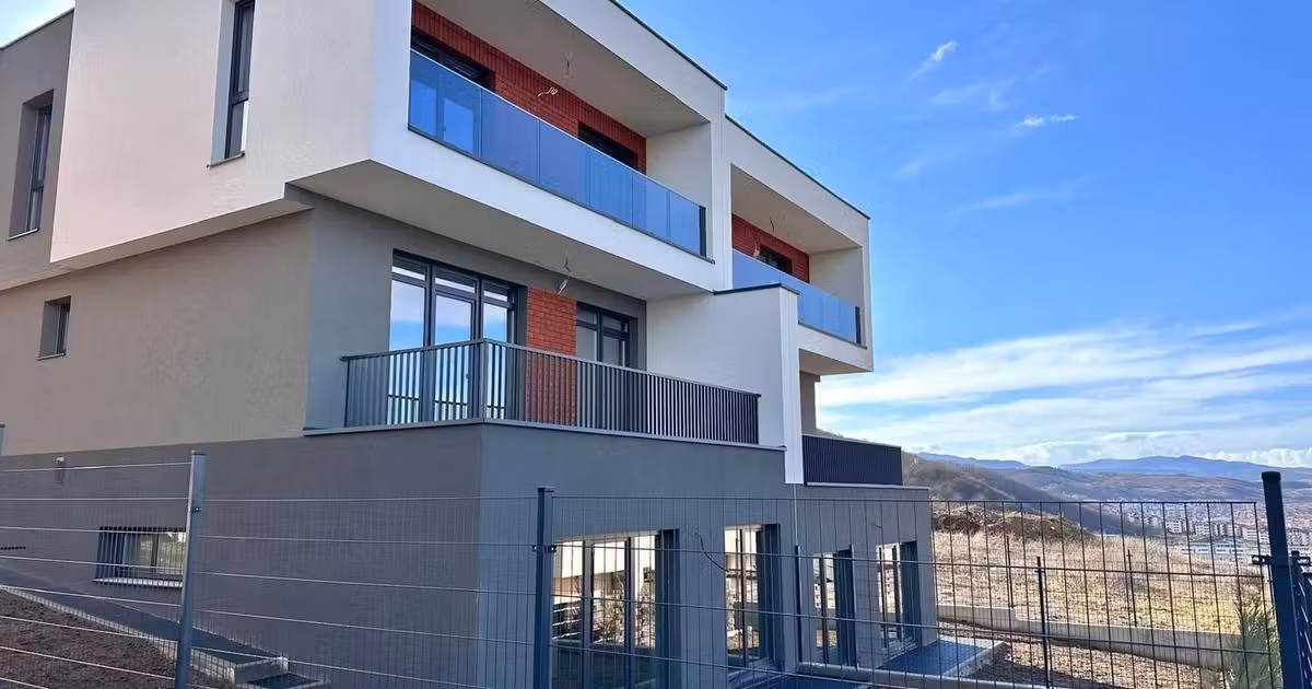 Duplex de vânzare cu 5 camere în Florești