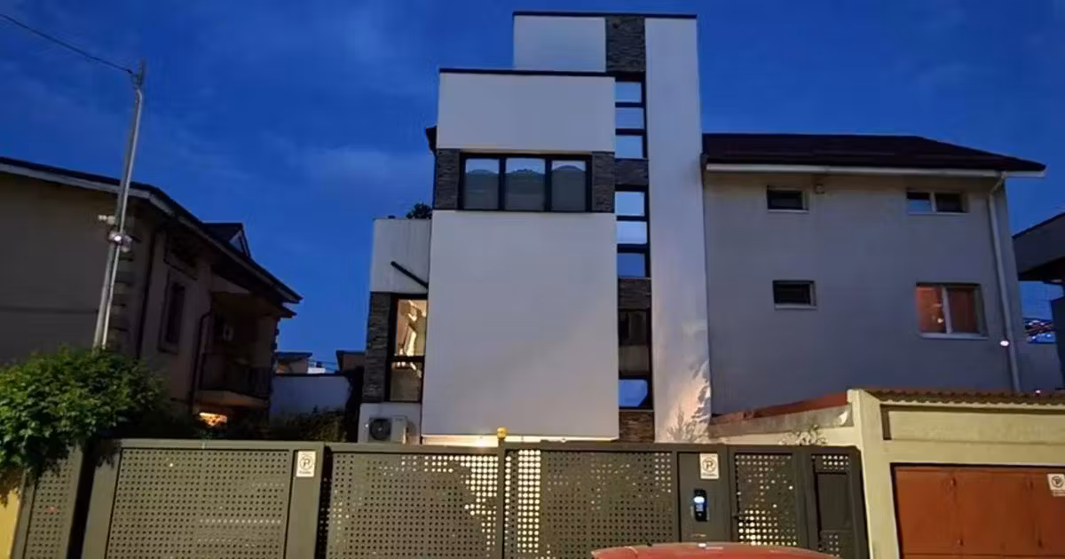 Casă individuală de vânzare cu 7 camere, mobilată în zona Brâncoveanu, Sector 4
