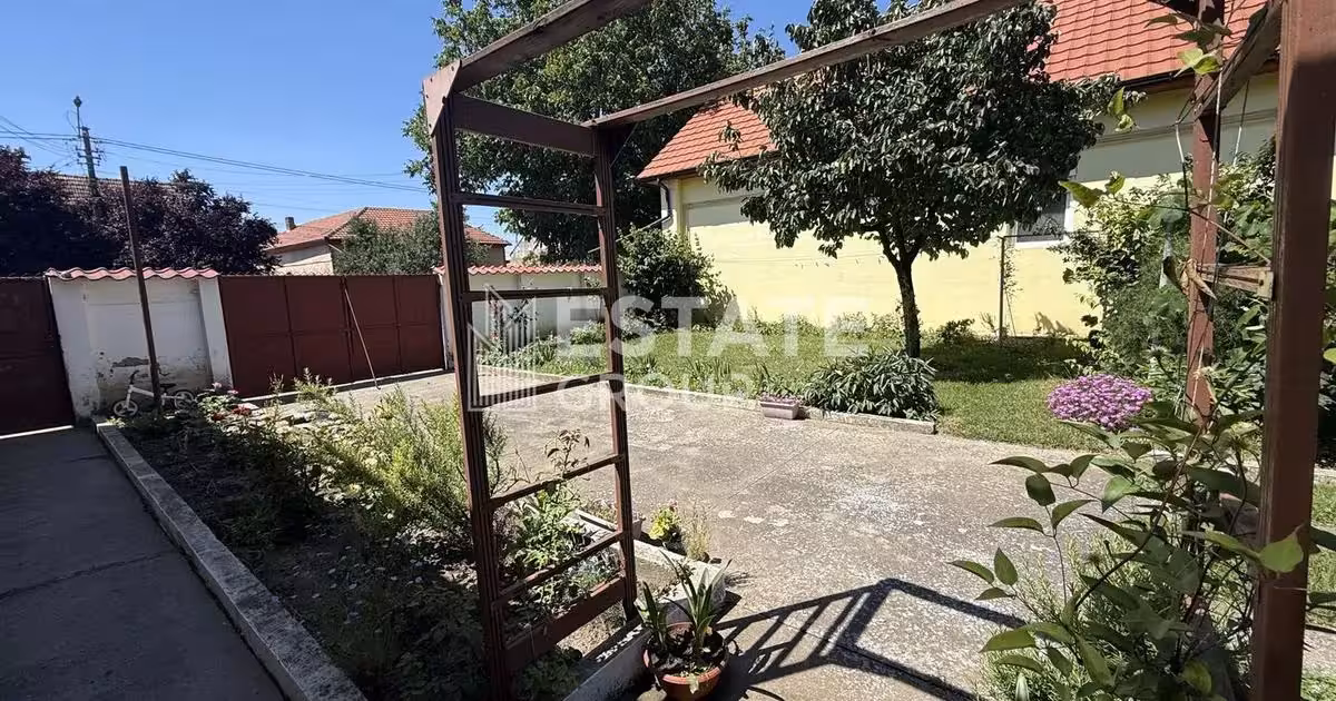 Casă individuală de vânzare cu 5 camere în Sânandrei