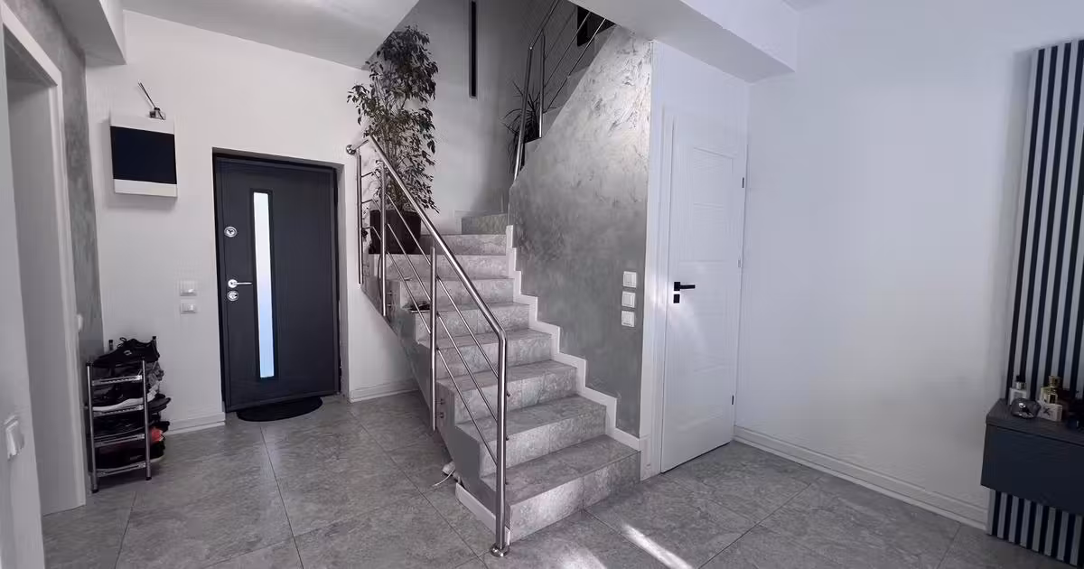 Casă de vânzare cu 5 camere în Bragadiru