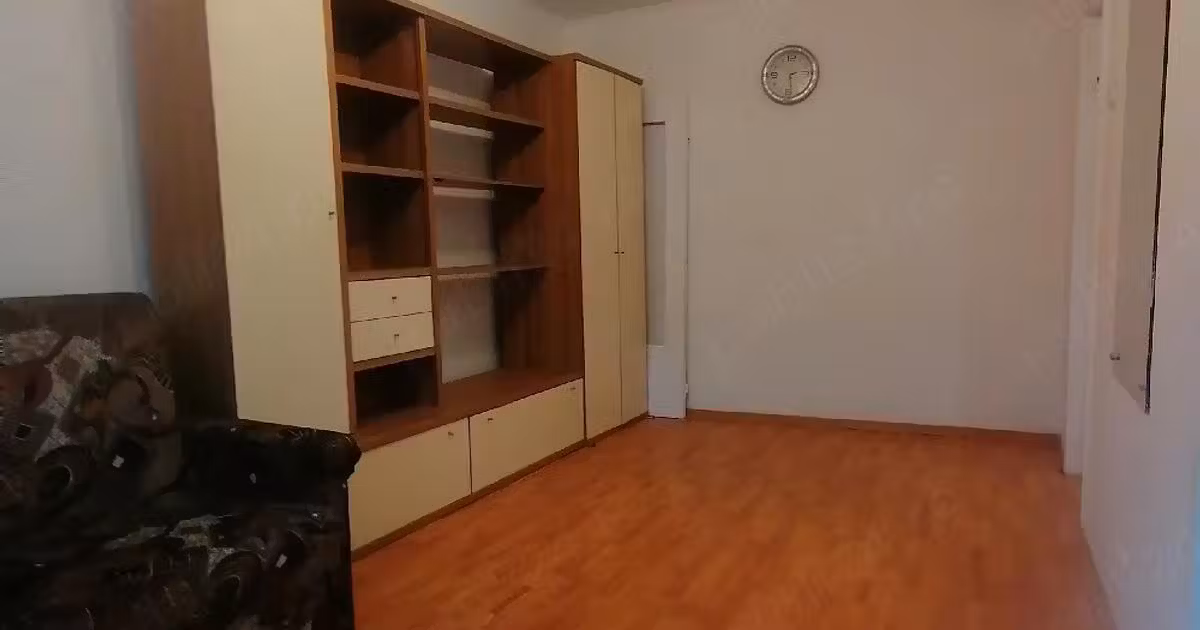 Garsonieră de vânzare în zona Răcădău, Brașov
