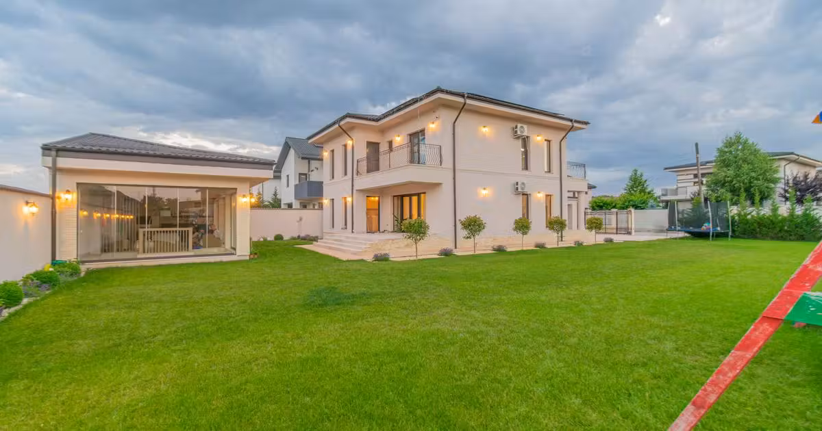 Casă de vânzare cu 6 camere în Corbeanca