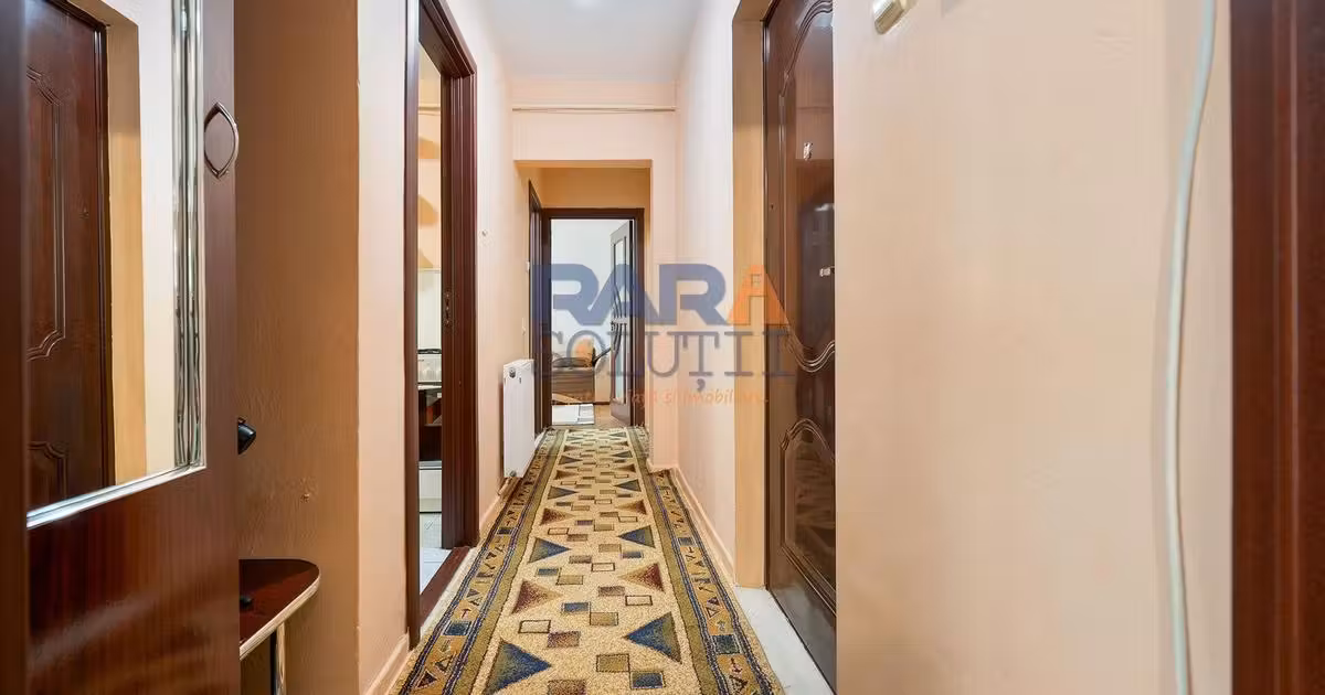Apartament de vânzare cu 2 camere, mobilat în Roman