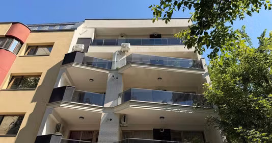Apartament Titan